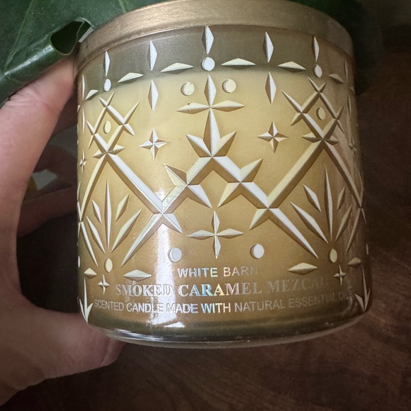 White Barn Smoked Caramel Mezcal Candle 2023 - Picture 2 of 5